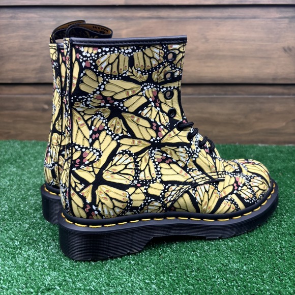 Dr. Martens 1460 Women's 6 Yellow Butterfly Suede Lace Up Combat Boots Rare New - Picture 9 of 16